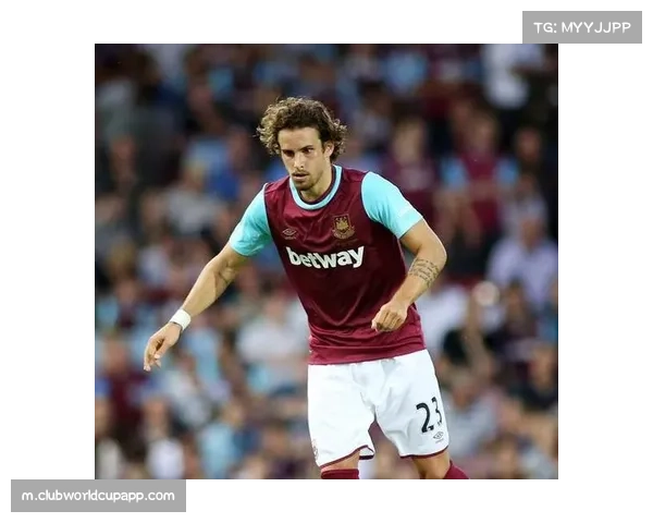 罗塞尼尔边卫内收：古斯托位置变化创造中场局部优势